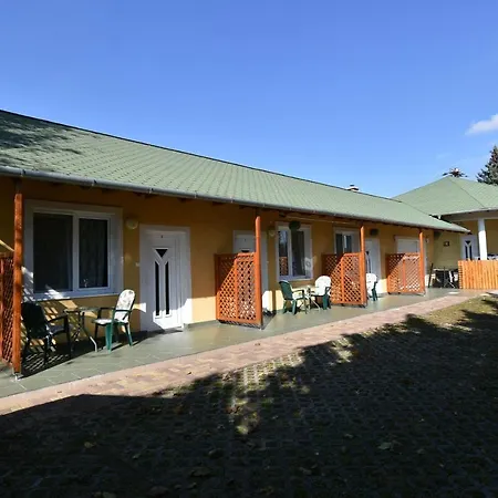 Levendula Apartman Agard Гардонь