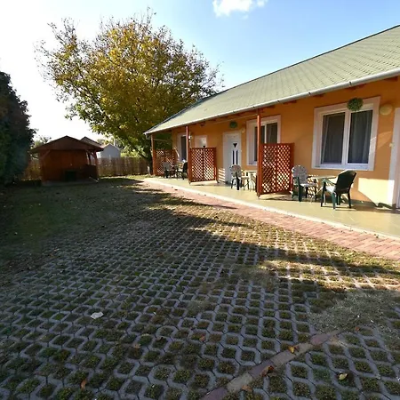 Гостевой дом Levendula Apartman Agard